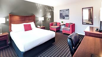 Gibsons Garden Hotel