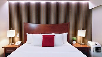 Gibsons Garden Hotel