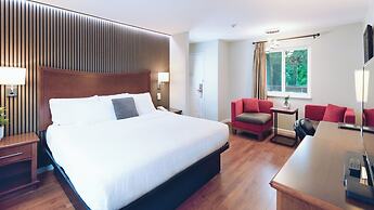 Gibsons Garden Hotel