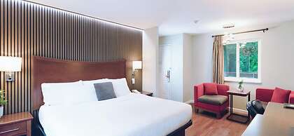 Gibsons Garden Hotel