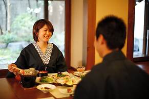 Sarusawaike Yoshidaya