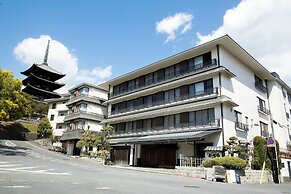 Sarusawaike Yoshidaya