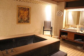 Hoya Hot Springs Resort & Spa