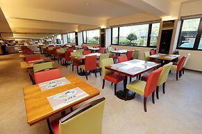 Hoya Hot Springs Resort & Spa