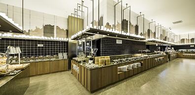 Everrich Golden Lake Hotel