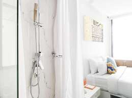 S Box Sukhumvit Hotel