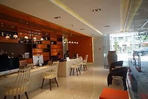 S Box Sukhumvit Hotel