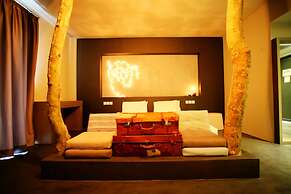 Oniropetra Boutique Hotel