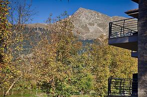 Oniropetra Boutique Hotel