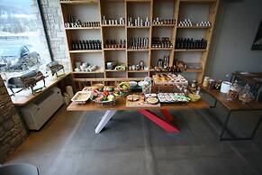 Oniropetra Boutique Hotel