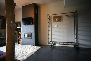 Oniropetra Boutique Hotel