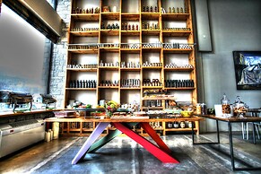 Oniropetra Boutique Hotel