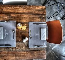 Oniropetra Boutique Hotel