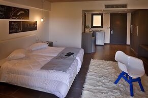 Oniropetra Boutique Hotel