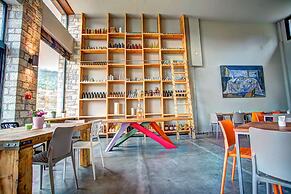 Oniropetra Boutique Hotel