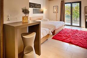 Oniropetra Boutique Hotel