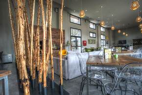 Oniropetra Boutique Hotel