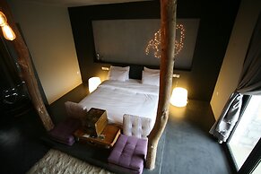 Oniropetra Boutique Hotel