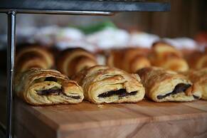 Oniropetra Boutique Hotel