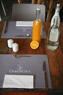 Oniropetra Boutique Hotel