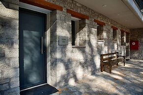 Oniropetra Boutique Hotel