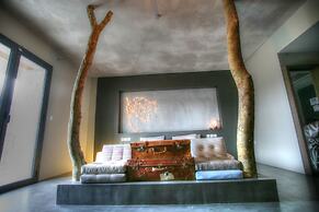 Oniropetra Boutique Hotel