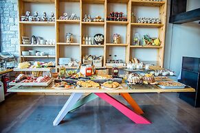 Oniropetra Boutique Hotel