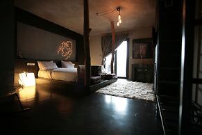 Oniropetra Boutique Hotel