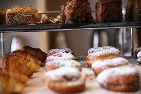 Oniropetra Boutique Hotel