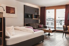 Anthony's Life & Style Hotel