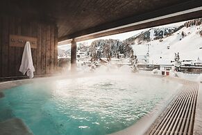 Anthony's Life & Style Hotel