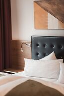 Anthony's Life & Style Hotel