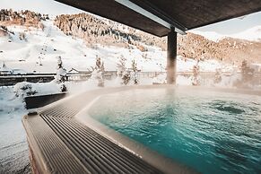Anthony's Life & Style Hotel