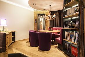 Anthony's Life & Style Hotel