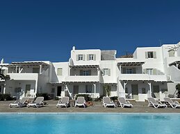 Yakinthos Residence