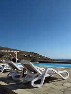 Yakinthos Residence