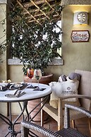 Li Finistreddi Exclusive Country Retreat