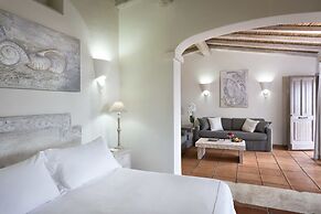 Li Finistreddi Exclusive Country Retreat