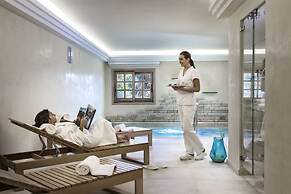 Li Finistreddi Exclusive Country Retreat