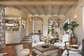 Li Finistreddi Exclusive Country Retreat