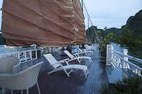 Imperial Legend Cruise Halong