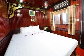 Imperial Legend Cruise Halong