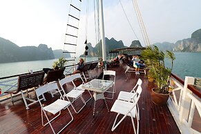 Imperial Legend Cruise Halong