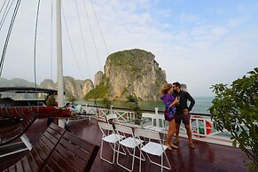 Imperial Legend Cruise Halong