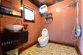 Imperial Legend Cruise Halong