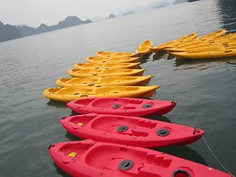 Halong Phoenix Cruiser