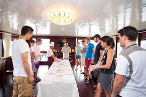 Halong Phoenix Cruiser