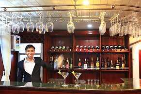 Halong Phoenix Cruiser