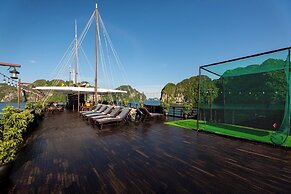 Halong Phoenix Cruiser