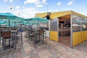 Seahorse Oceanfront Inn